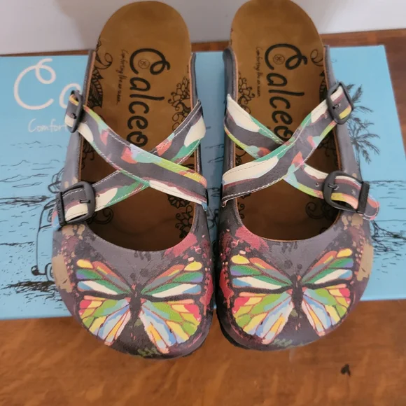 Colorful Butterfly Cross-Strap Clogs - Picture 2 of 16